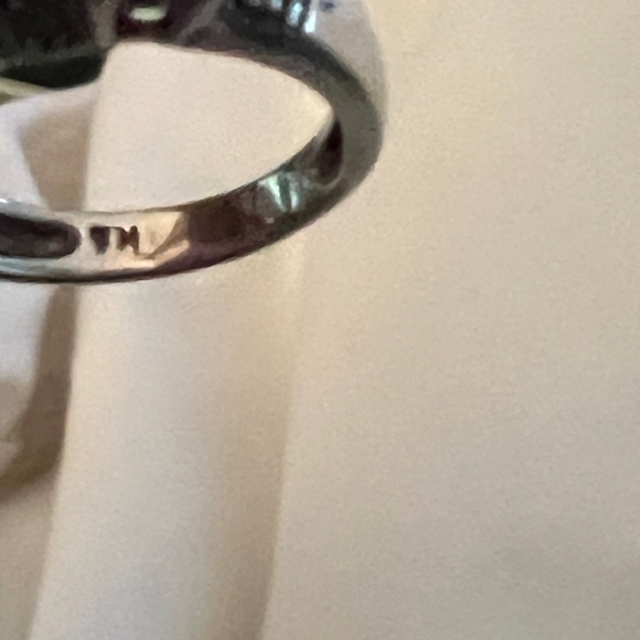 I have a trio of amethysts in this silver ring with marquisate stones - Picture 5 of 6